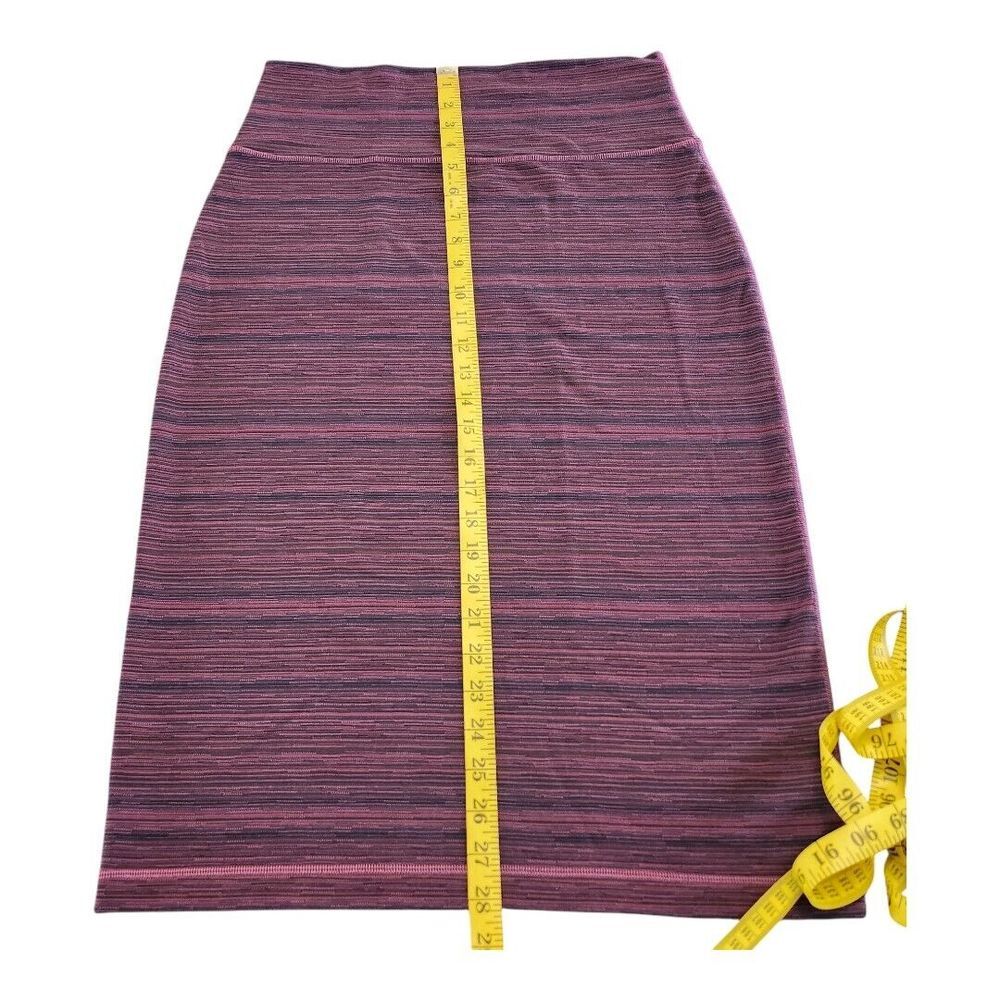 EUC Lululemon Skirt Womens 10 Purple Striped Pencil Skirt Bodycon Yoga Over Logo - Picture 7 of 9